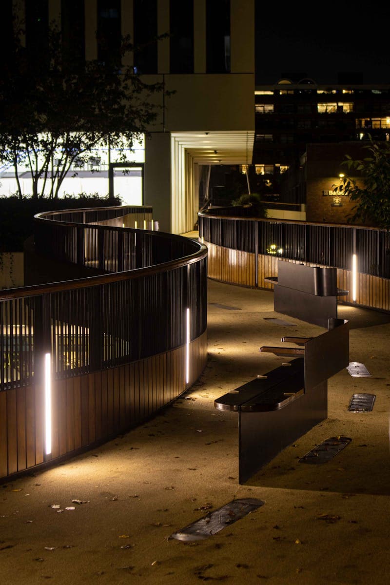 আউটডোর সাজসজ্জার জন্য সোলার গার্ডেন ও পাথওয়ে লাইট